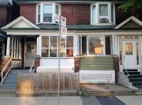 small yard 
by robert kershaw