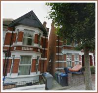 having a nap in my garden 
by wim rutten