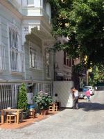 Will it fit through the door? 
by EZ